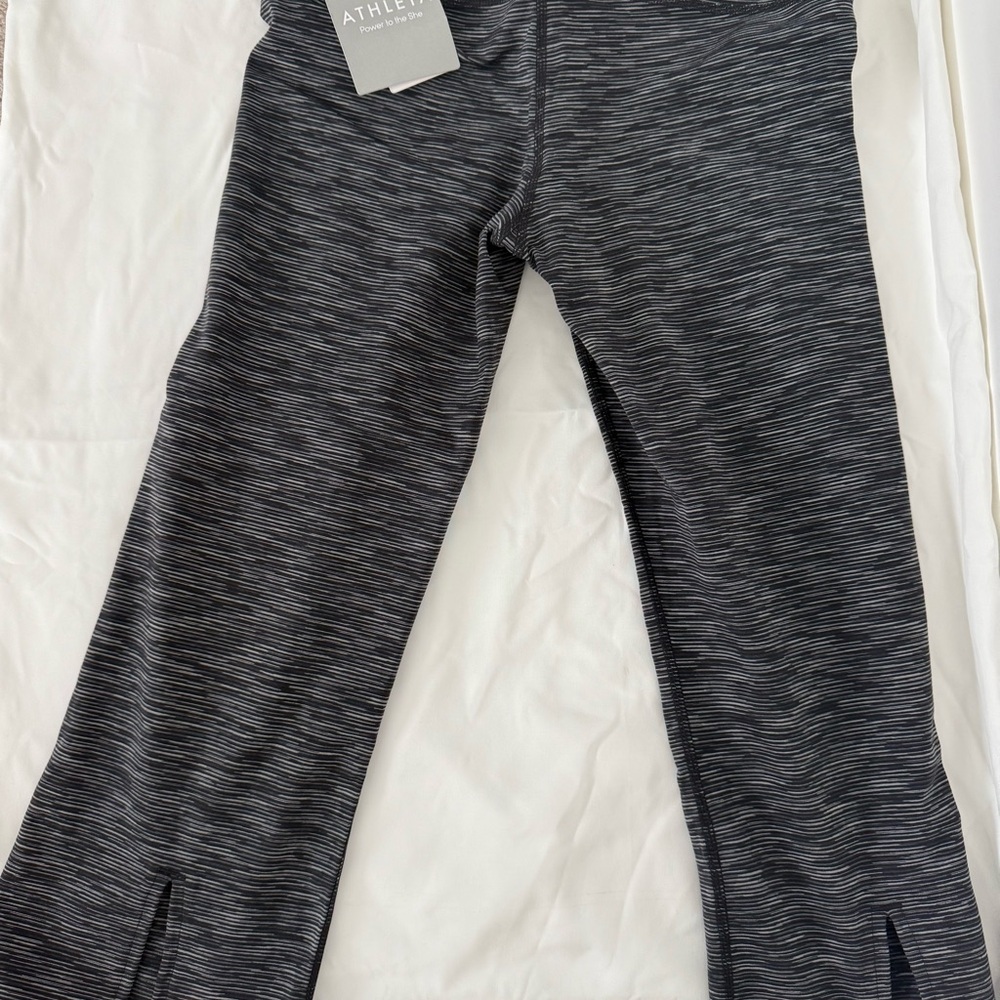 Athleta NWT Charcoal Cropped Women Leggings - Picture 3 of 7